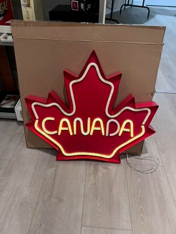 NEW LED Maple Leaf Canada Light