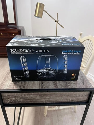 NEW Harman Kardan Soundsticks Wireless