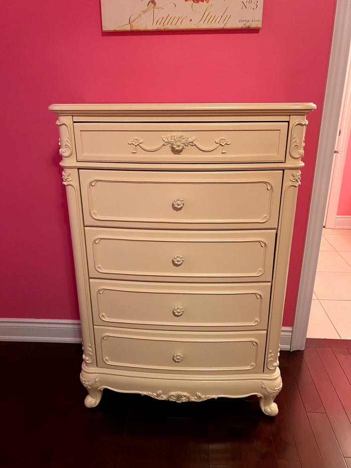 Homelegance 'Cinderella' White 5 Drawer Dresser