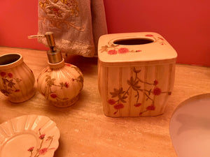 Bathroom Decor Lot