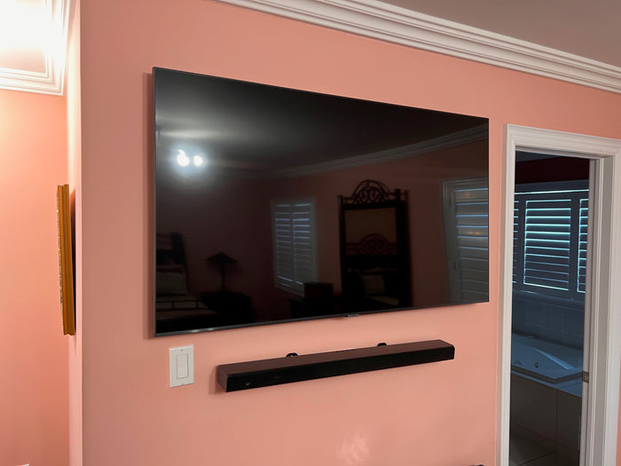 Samsung 55" TU7050 4K Ultra HD HDR Smart TV- UN55TU7050FXZC