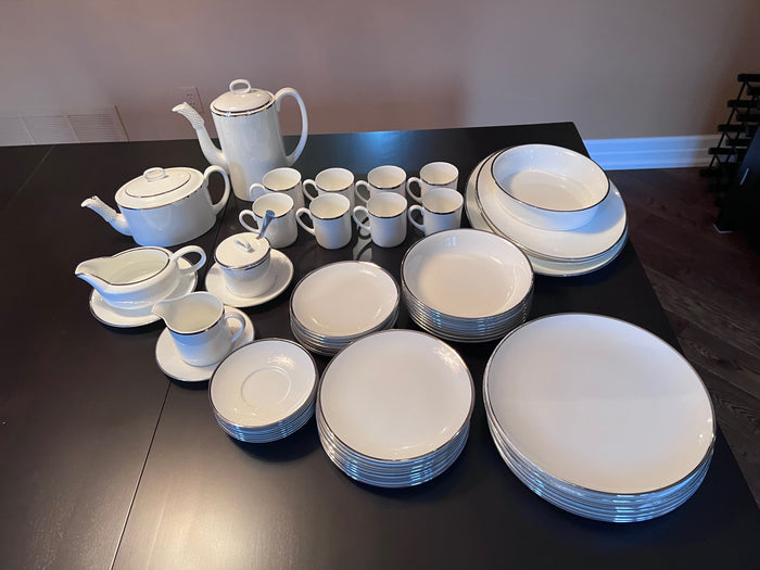 Wedgwood Bone China 'Susie Cooper Design' Reflections C2164 Dinnerware Set, Service for 8