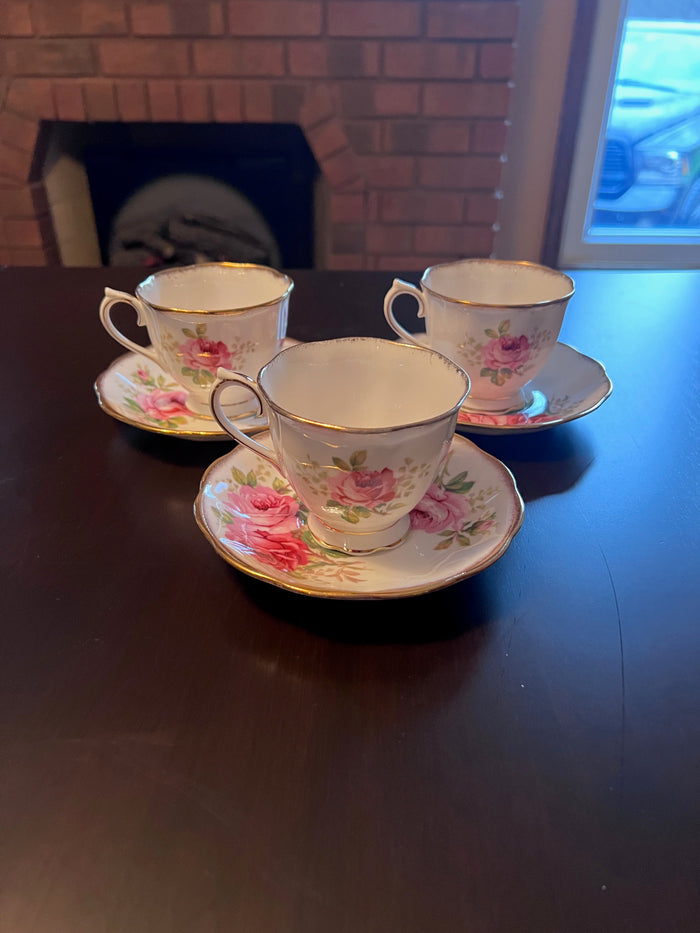 Royal Albert Bone China 'American Beauty' Cups & Saucers