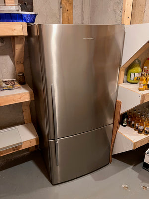 Fisher & Paykel E522B Refrigerator