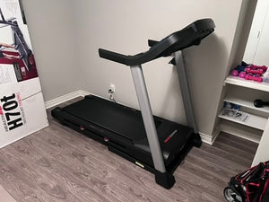 LIKE NEW Healthrider H70T Folding Treadmill