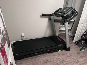 LIKE NEW Healthrider H70T Folding Treadmill