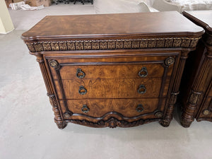 Pulaski Salerno Bachelor Chest of Drawers # 2