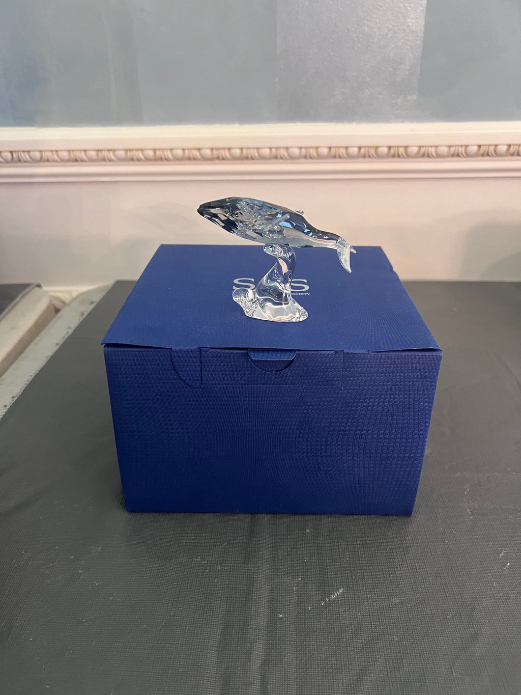 #1- Swarovski Crystal 2012 SCS Young Paikea Whale #1096741