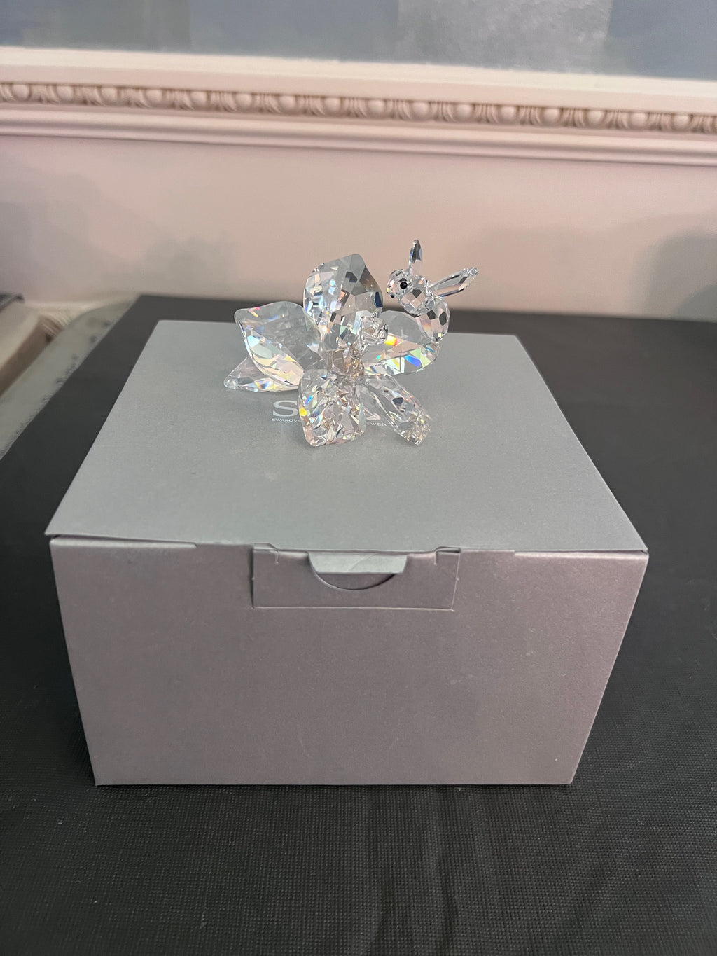 Swarovski Crystal SCS20 Jubilee Edition 2007 The Collector Bee on Flower #871895