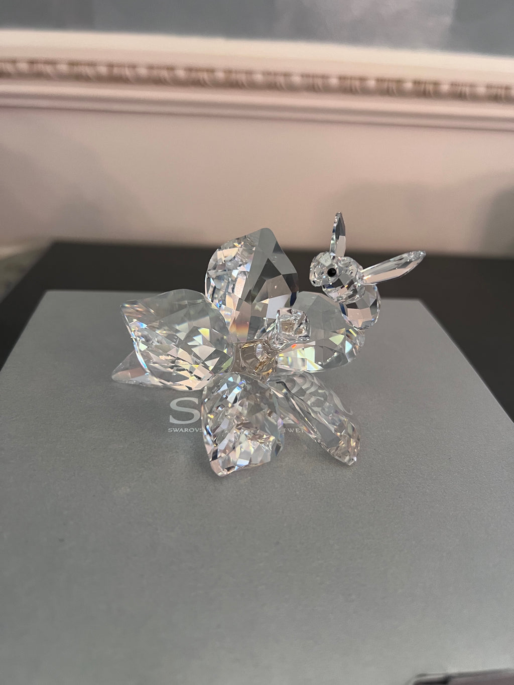 Swarovski Crystal SCS20 Jubilee Edition 2007 The Collector Bee on Flower #871895