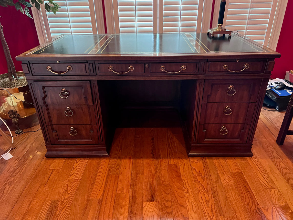 Sligh Leather Top Executive Desk Sell My Stuff Canada Canada's