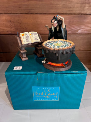 WDCC Walt Disney Classics Collection Snow White and the Seven Dwarfs "Evil to the Core" Cauldron (*box and certificate)