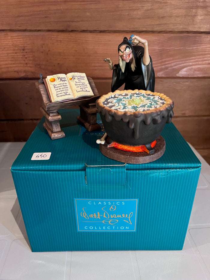 WDCC Walt Disney Classics Collection Snow White and the Seven Dwarfs "Evil to the Core" Cauldron (*box and certificate)