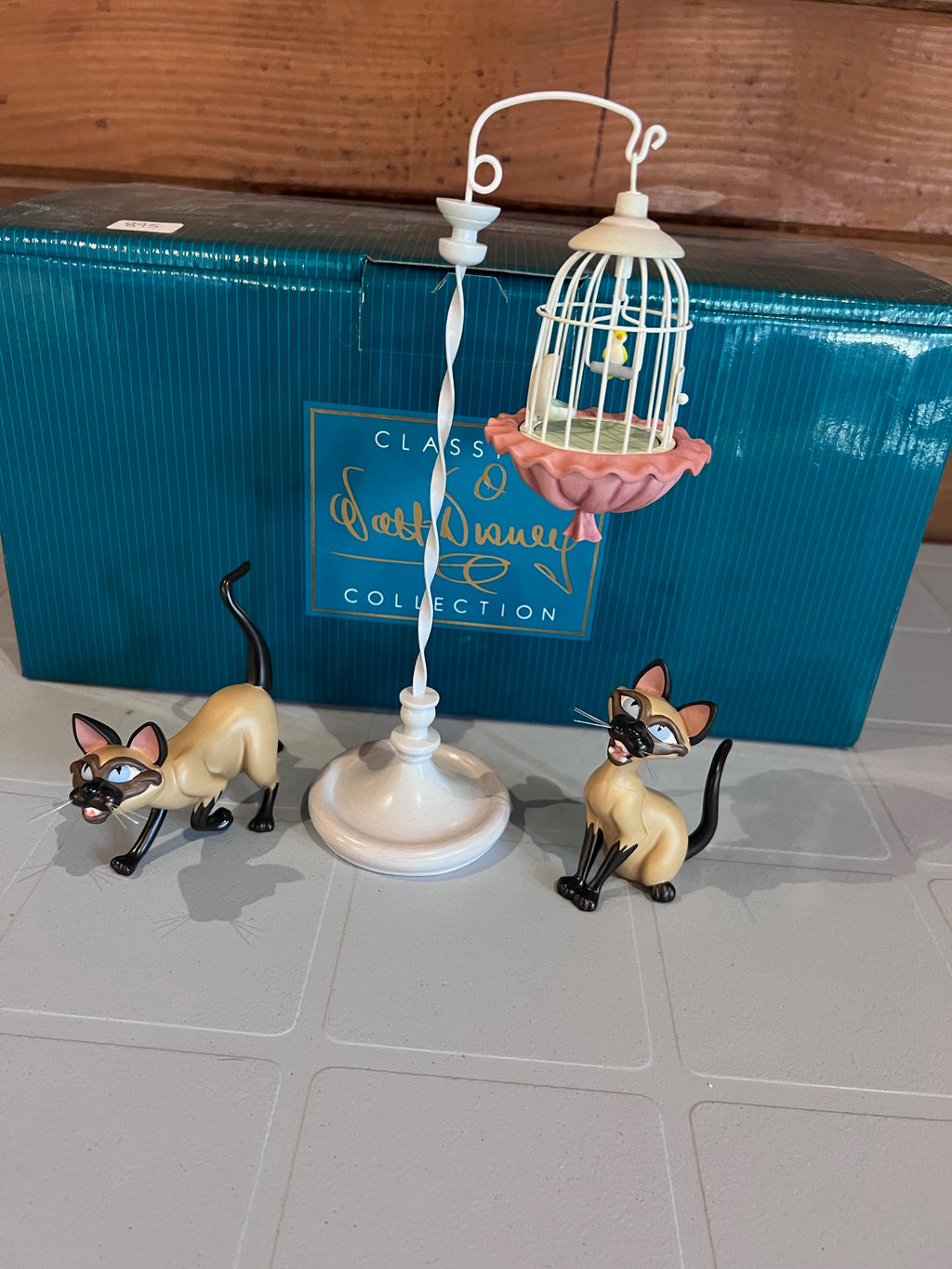 WDCC Walt Disney Classics Collection Lady and the Tramp Si & Am "We are Siamese if You Don't Please" (*box and certificate)