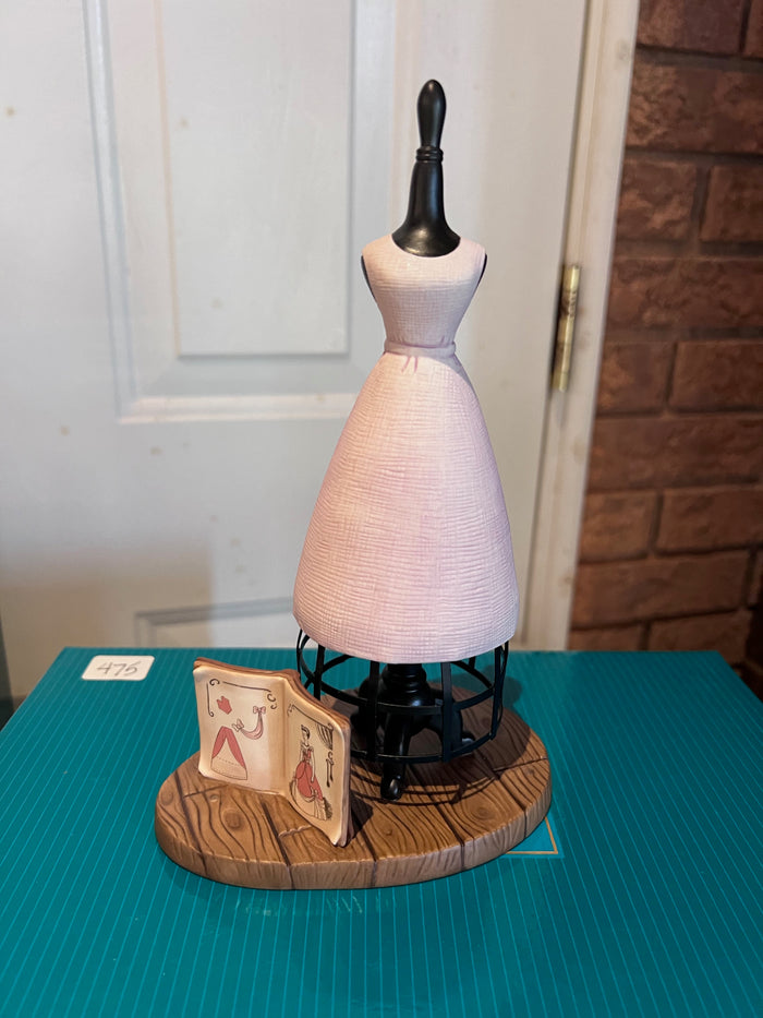 WDCC Walt Disney Classics Collection Cinderella "Dress Mannequin" (*box and certificate)