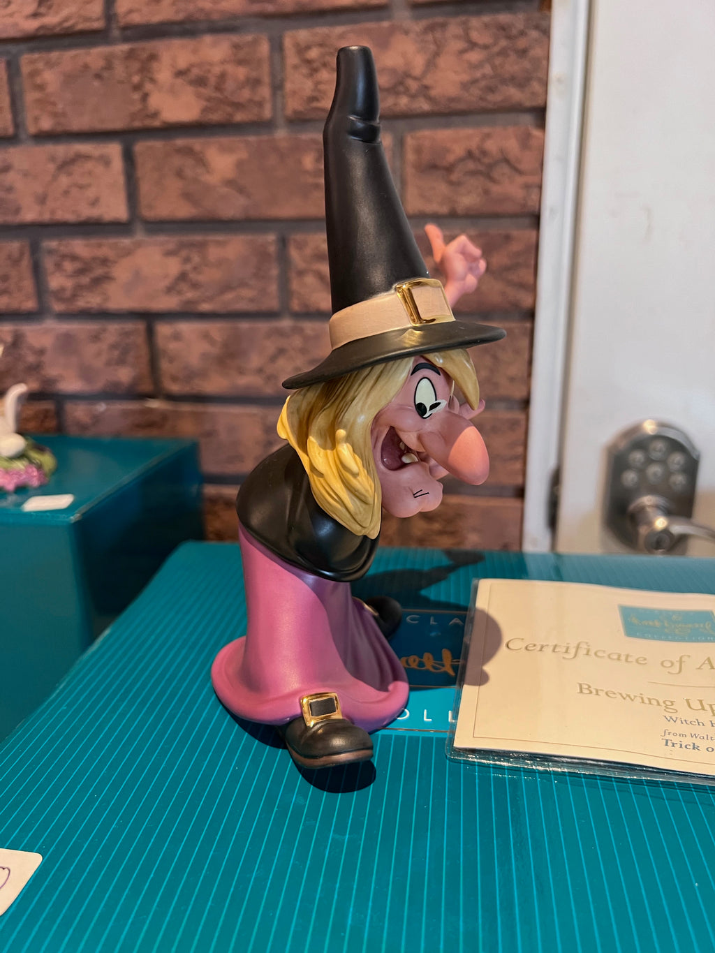 WDCC Walt Disney Classics Collection Trick or Treat Witch Hazel "Brewing Up Trouble" (*box and certificate)
