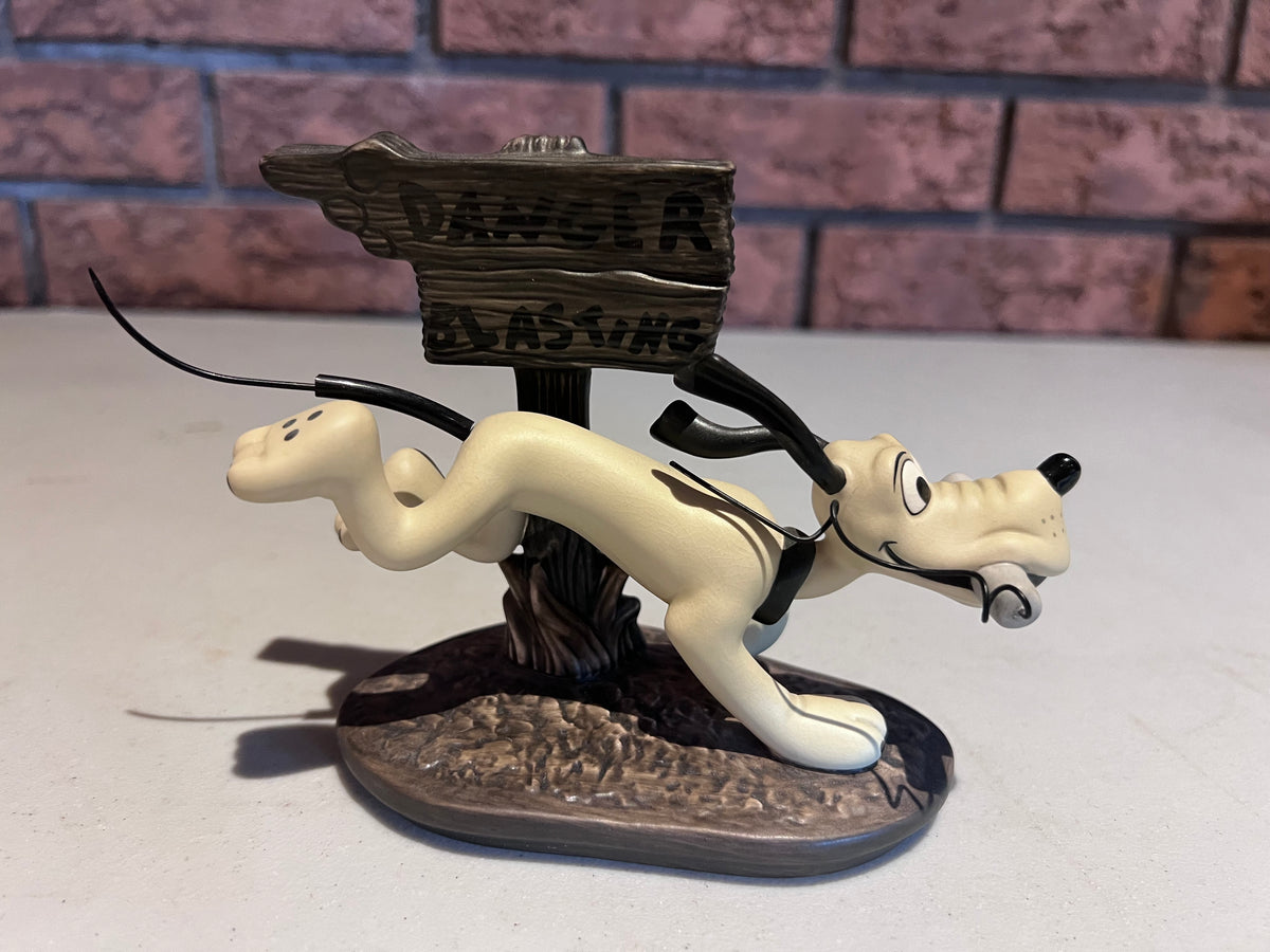 WDCC Walt Disney Classics Collection Dynamite Dog "The Delivery Boy" (*no box, no certificate)