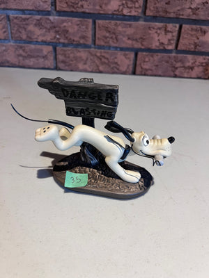 WDCC Walt Disney Classics Collection Dynamite Dog "The Delivery Boy" (*no box, no certificate)