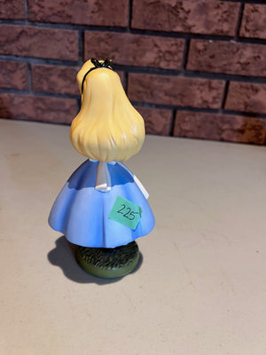 WDCC Walt Disney Classics Collection Alice in Wonderland Alice "Yes, Your Majesty" (*no box, no certificate)