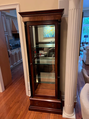 'Hekman' Curio Cabinet