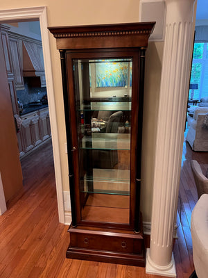 'Hekman' Curio Cabinet
