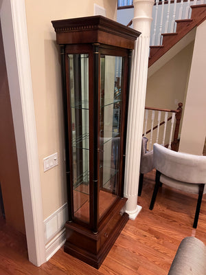 'Hekman' Curio Cabinet