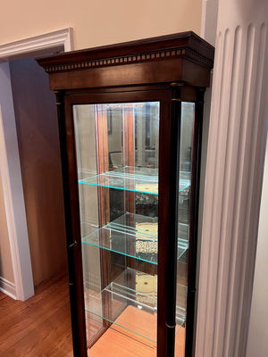 'Hekman' Curio Cabinet