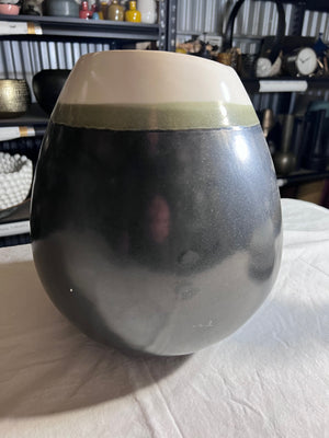 18Karat 11" Fuma Vase