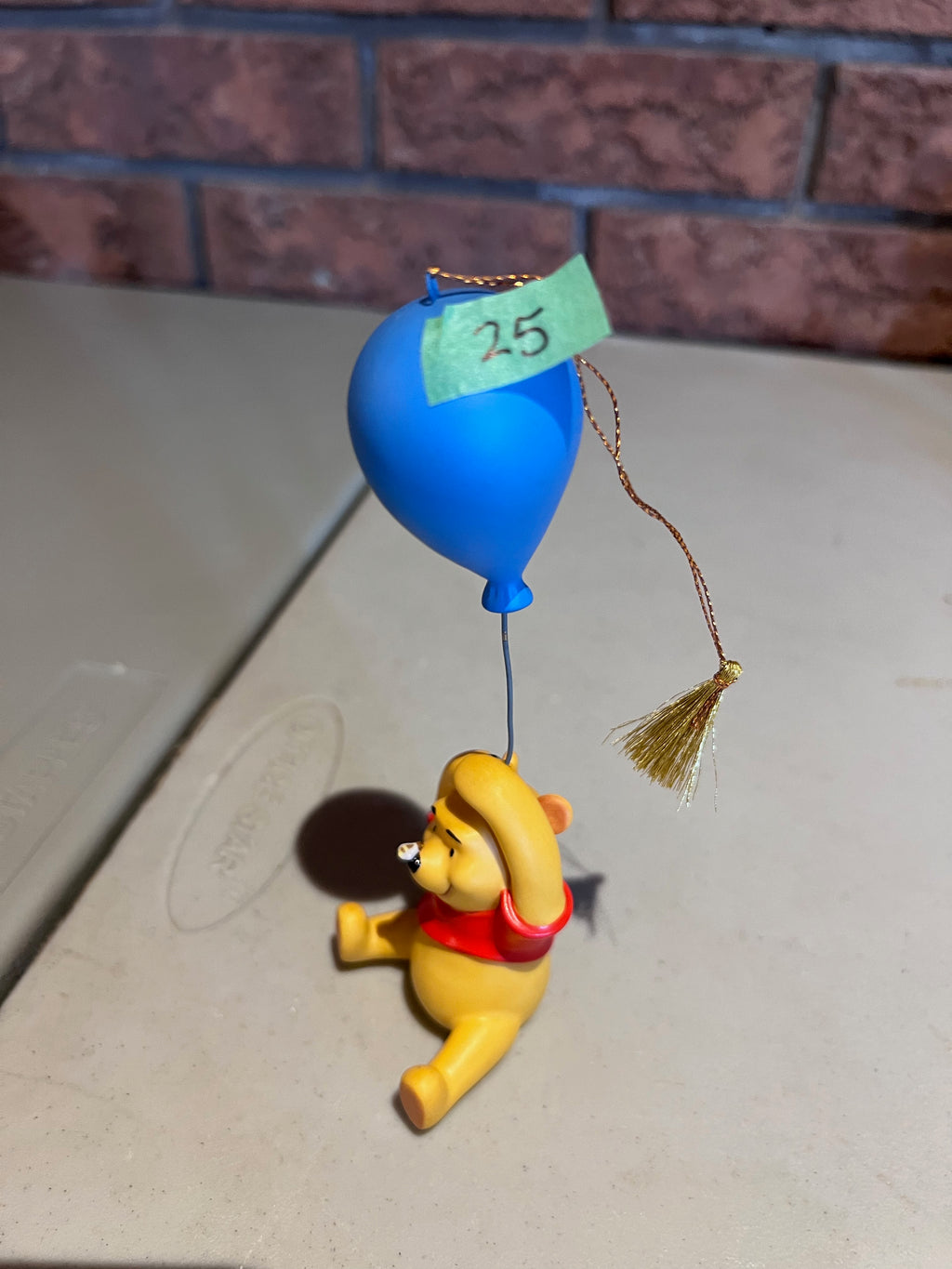 WDCC Walt Disney Classics Collection Winnie The Pooh Ornament (*no box, no certificate)