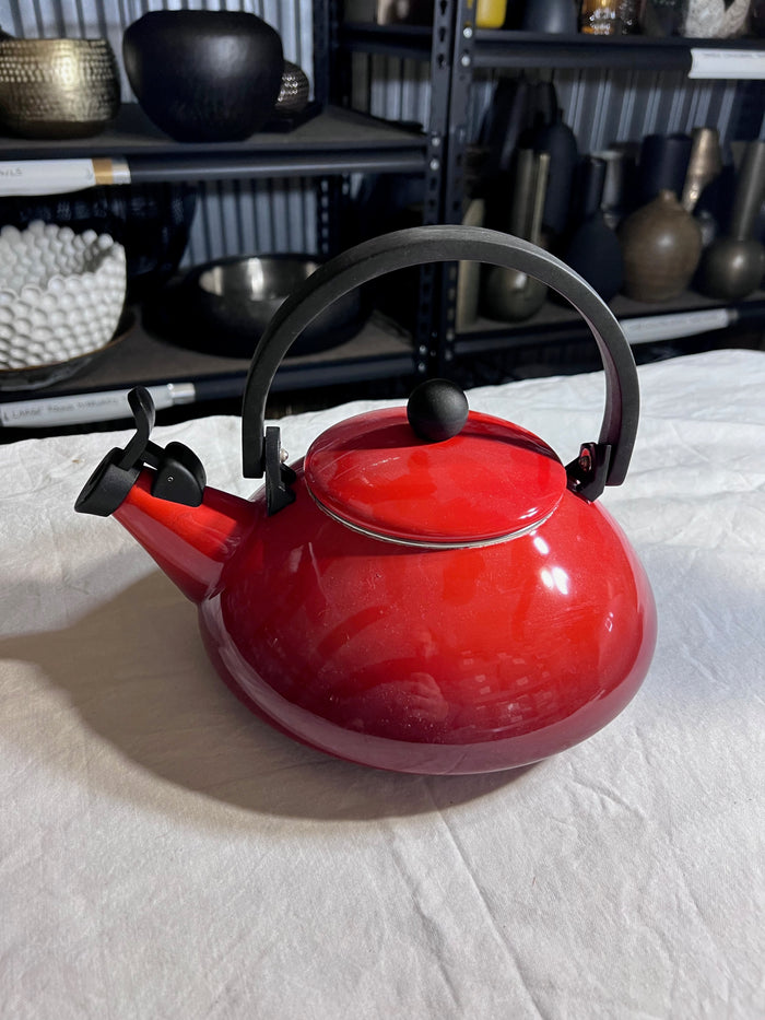 LE CREUSET Zen Tea Pot 1.5 L 1.6 Qt Cherry Red Enamel