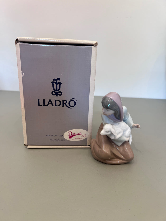 Lladro 5484 'Lost Lamb' (*with original box)