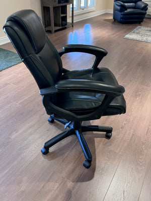 Bonded Leather Manager Chair, Black