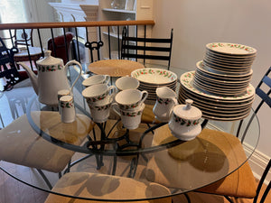 Chine Pearl 'Noel' Dinnerware/Tea Set