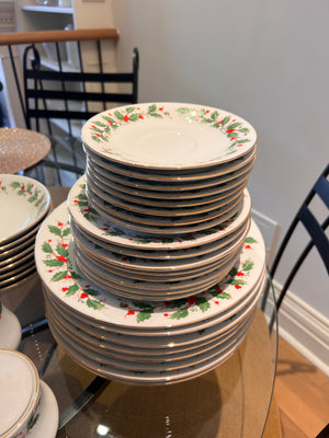 Chine Pearl 'Noel' Dinnerware/Tea Set