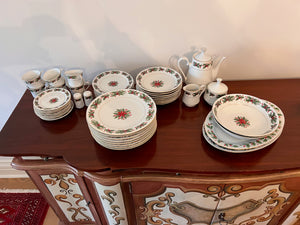 Lynns Fine China 'Holly Wreath' Dinnerware/Tea Set