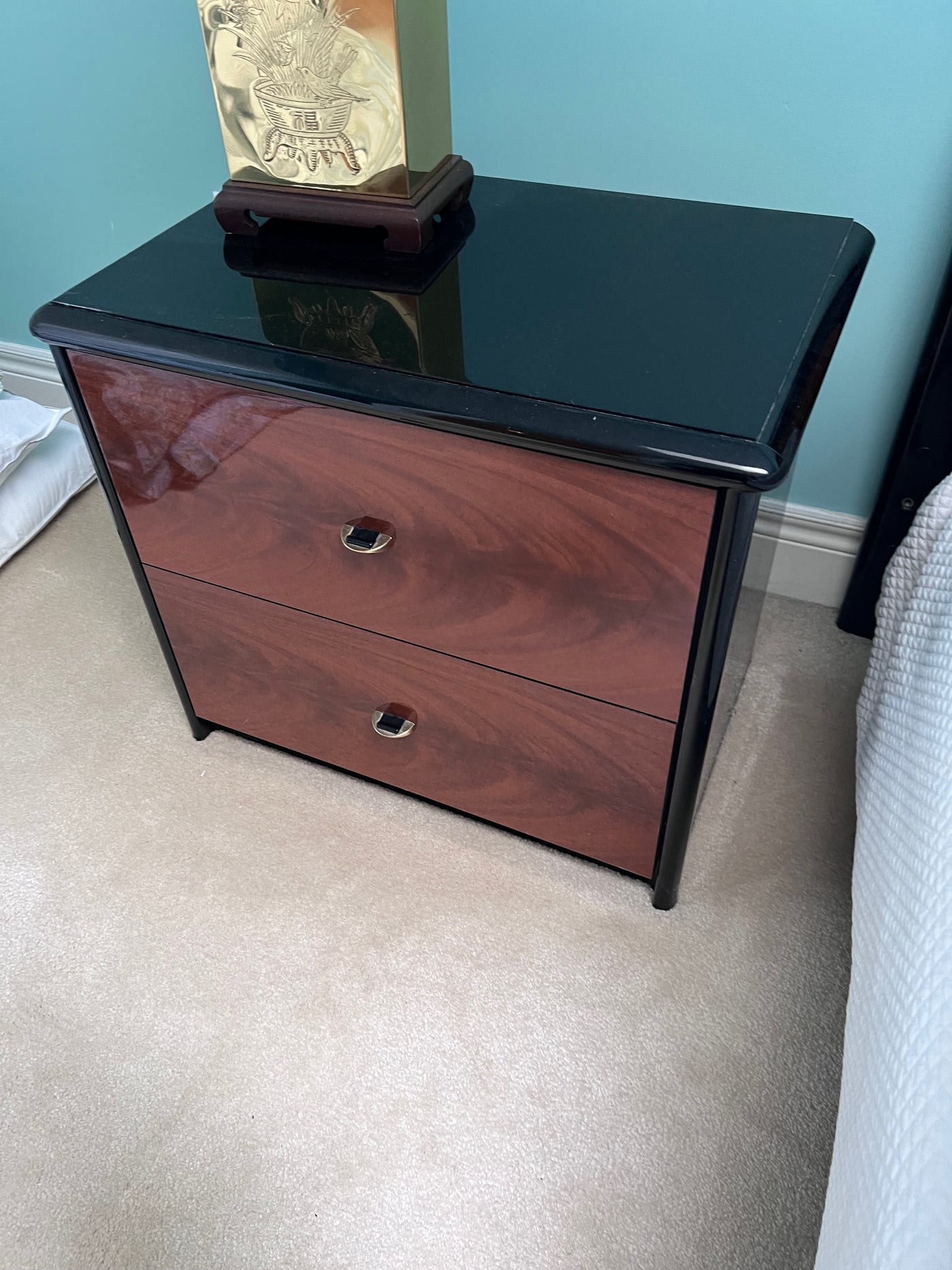Pair of Nightstands Made in Italy Sell My Stuff Canada Canada's
