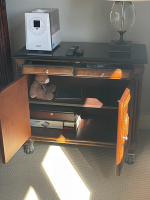 Thomasville "Ernest Hemingway Collection" Kilimanjaro King Bed + 2 Nightstands