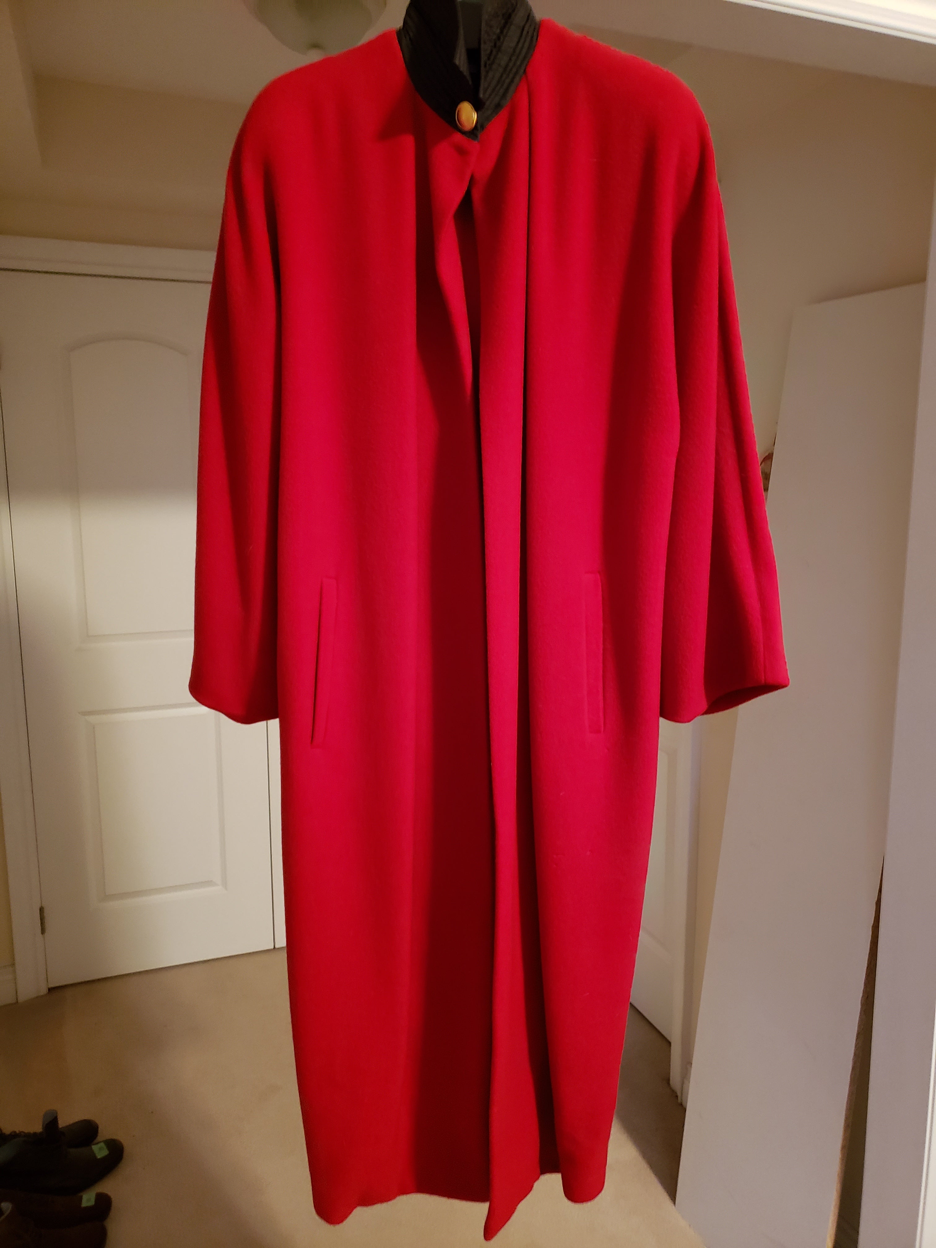 Women's Gianfranco Ferre Red Overcoat – Sell My Stuff Canada