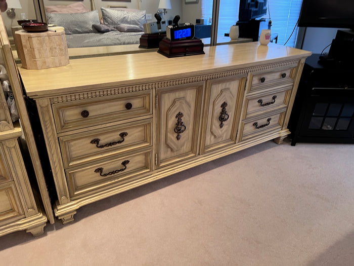 Vintage 'Stanley Furniture' Dresser