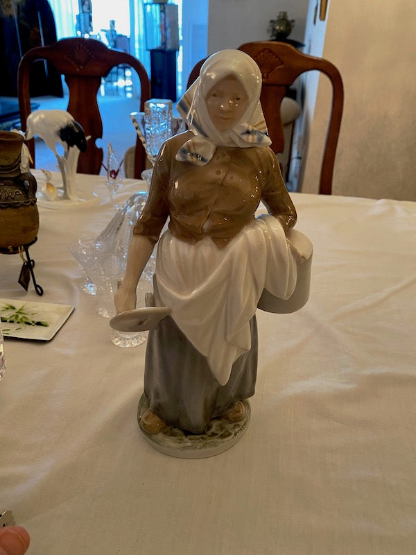 Royal Copenhagen Figurine Milk Maid # 899