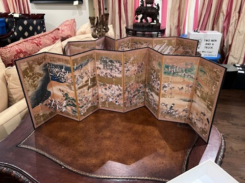 A Pair of Folding Screens with Paintings of the Battle of Kawanakajima- Gold leaf and colouring on paper base