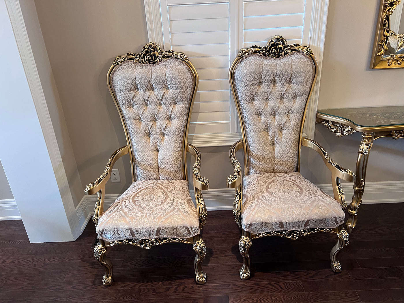 Upright armchairs online