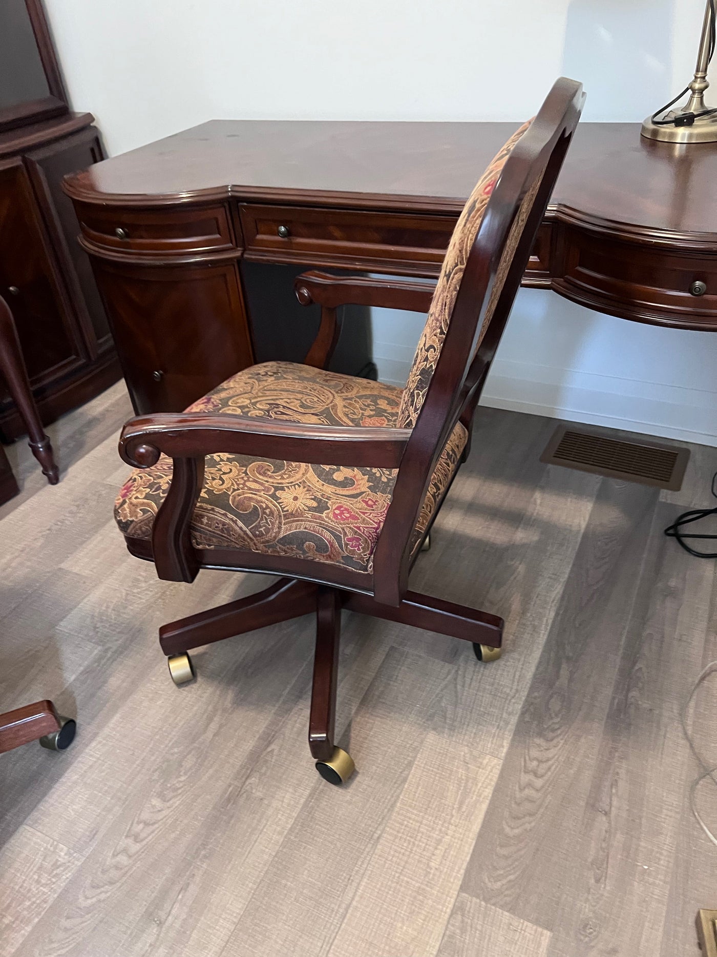Bombay Company Office Chair 2 Sell My Stuff Canada Canada's