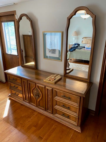 Vintage Dresser w/Double Mirror