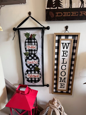 'Welcome Sign' Lot