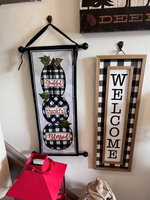 'Welcome Sign' Lot