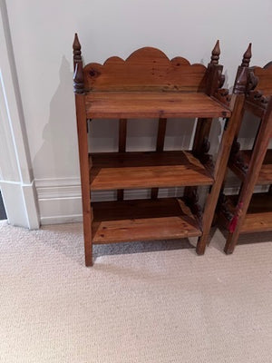2 Collapsable Wood Shelves