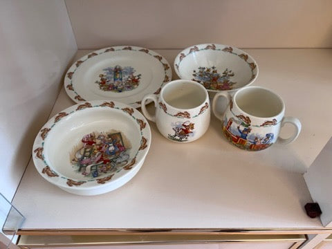 Vintage Royal Doulton Bunnykins 5 Piece Lot
