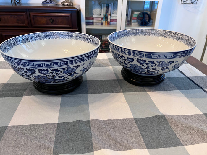 Pair of Bombay Company Large Bowls on Stands