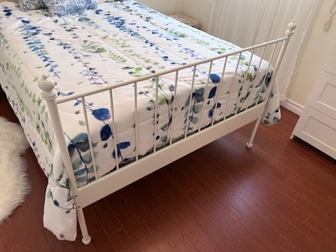 Leirvik store double bed